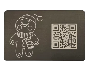 Elegante schwarze Metallkarte Gingerbread man mit QR-Code und schlichtem, stilvollem Look