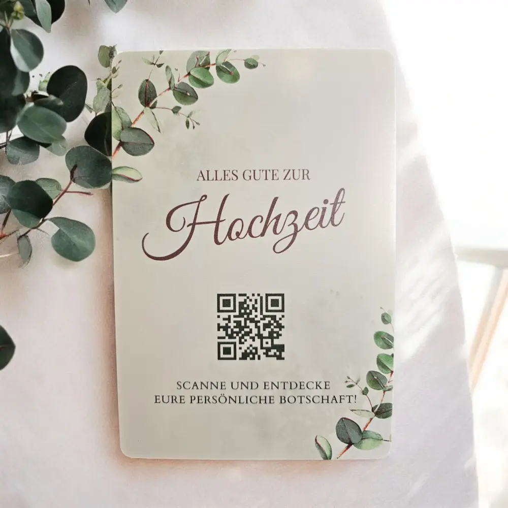 Edle Hochzeitskarte aus Metall mit Eukalyptus-Design und QR-Code von Monvou. Perfekt als personalisierbares Geschenk zur Hochzeit, digital gestaltbar mit Video, Audio, Text oder Link.